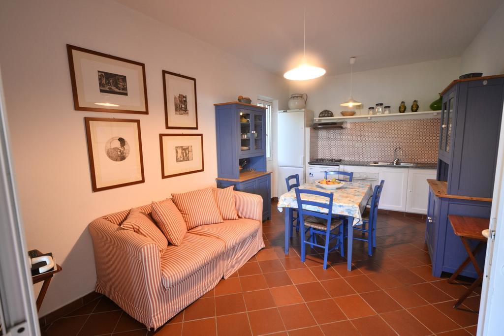 Casa Rosa Di Cavoli Seccheto Exterior foto